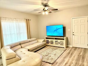 Smart TV - Luxury and comfy GS condo on the first floor. (Gulf Shores)