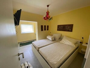 2 bedrooms, WiFi, bed sheets