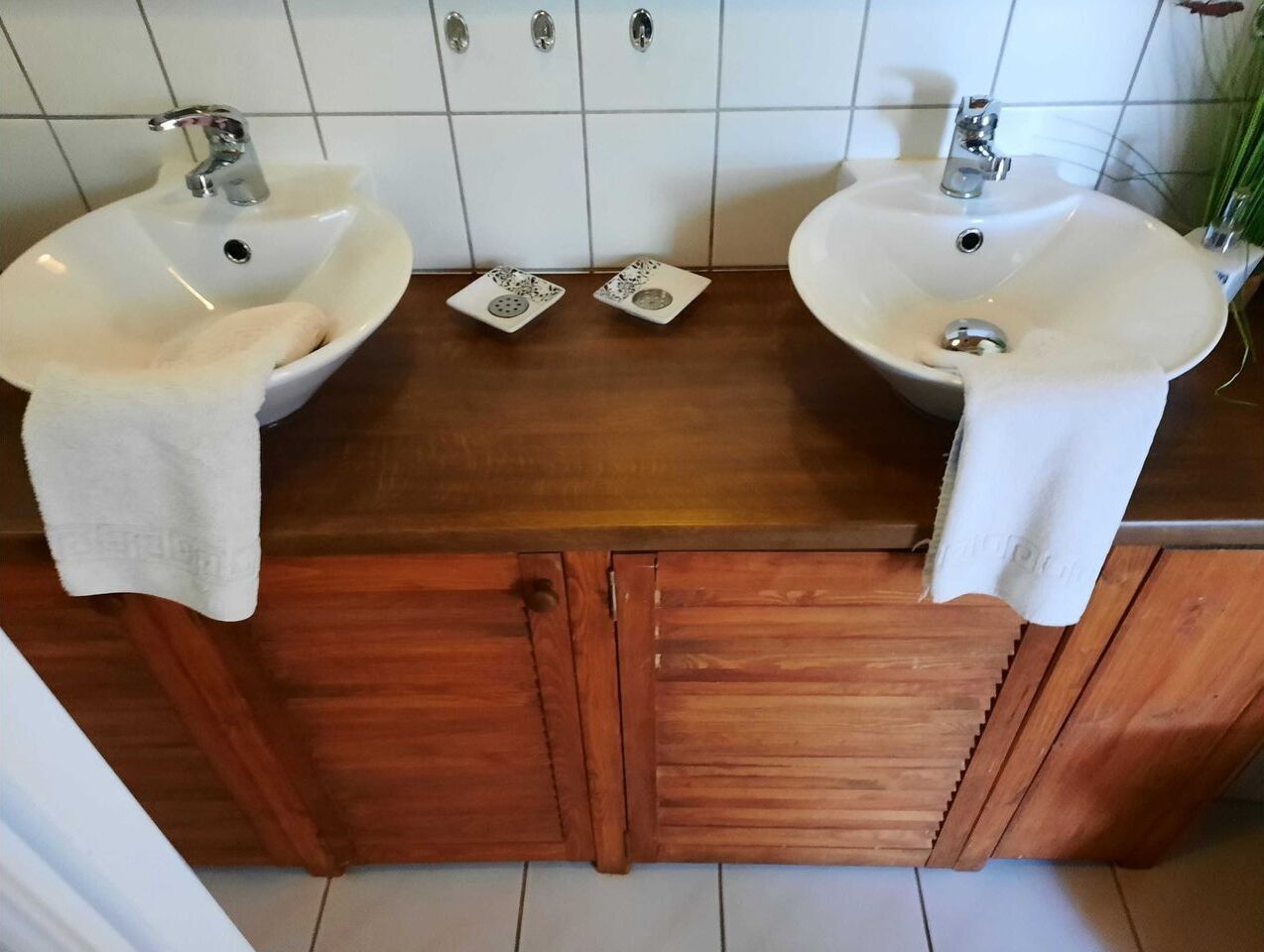 Shower, towels