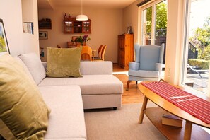 TV, ping pong, stereo - Fischerstrasse - Moderne 3-zimmer Ferienwohnung "to'n Appelboom" mit Meerblick zum Achterwasser (Ückeritz)