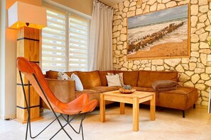 TV, fireplace, table tennis