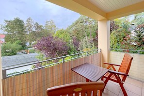 Unclassified image, 2 of 29, button