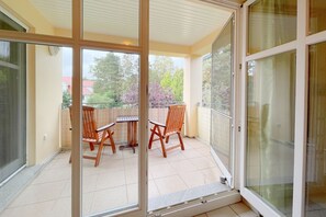 Unclassified image, 3 of 29, button