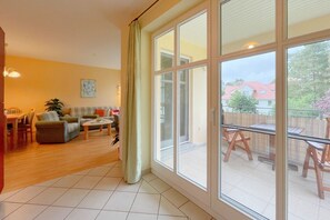 Unclassified image, 4 of 29, button