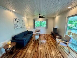 Smart TV - 2 bedroom home minutes to world class beaches, surf, scuba, snorkeling & golf! (Waimea)