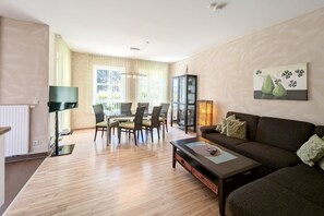 Unclassified image, 3 of 24, button