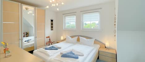 2 bedrooms, WiFi, bed sheets