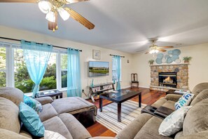 Smart-TV, Kamin, Tischtennisplatte