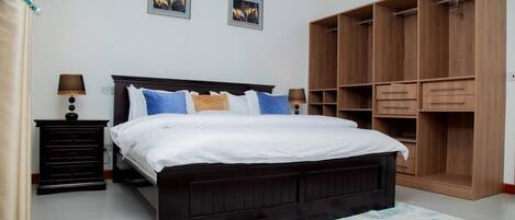 2 dormitoris, planxa i posts de planxar i wifi