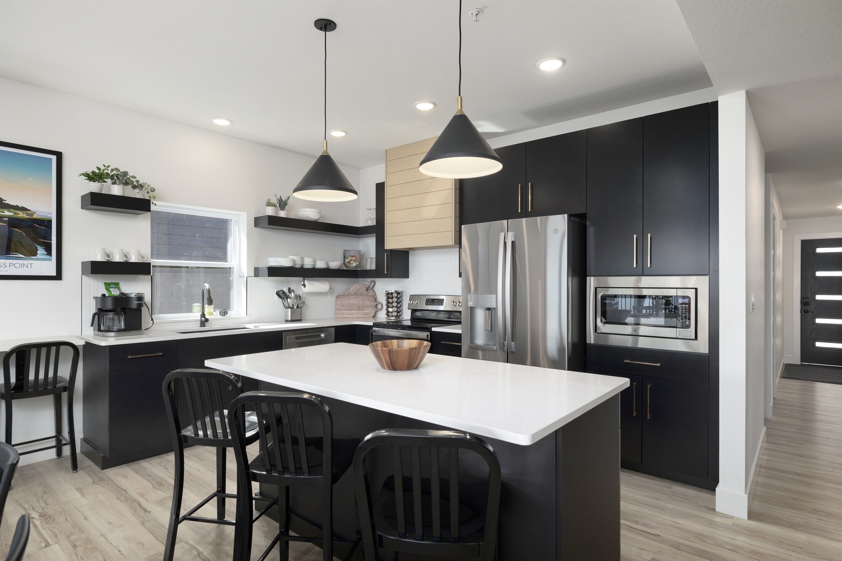 Refrigerador, microondas, horno y parrilla de estufa 