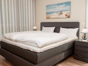 3 camere, una scrivania, accesso a Internet