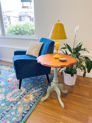 Interior - Magnolia Garden Cottage - a tranquil retreat surrounded by gardens (Seattle)