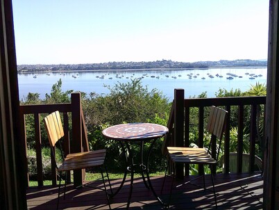 Half Moon Bay Bach Overlooking Rangitoto Island near NZ's Premier HMB Marina