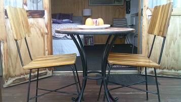 1 bedroom, desk, free WiFi, bed sheets