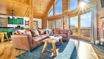 Smart TV, chimenea, videojuegos y futbolito