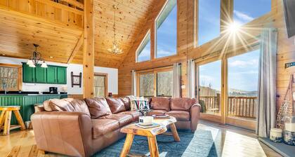 Warming Fireplace, Gorgeous Views, HotTub, slps 12