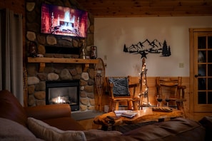 Smart TV, chimenea, videojuegos y futbolito 