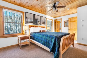 4 bedrooms, desk, iron/ironing board, travel cot - Warming Fireplace, Gorgeous Views, HotTub, slps 12 (Bethel)