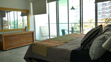 1 bedroom, premium bedding, down duvets, Select Comfort beds