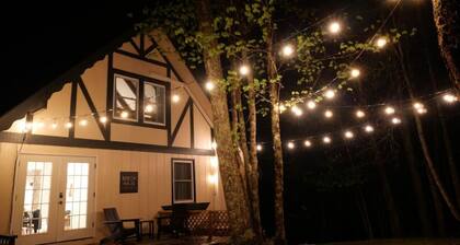 Cozy-European Chalet-Hot Tub-Fire Pit-Near Slopes!