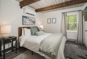 4 Schlafzimmer, Schreibtisch, Bügeleisen/Bügelbrett, Reisekinderbett