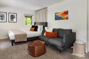 4 Schlafzimmer, Schreibtisch, Bügeleisen/Bügelbrett, Reisekinderbett