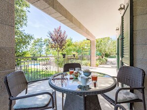 屋外ダイニングエリア