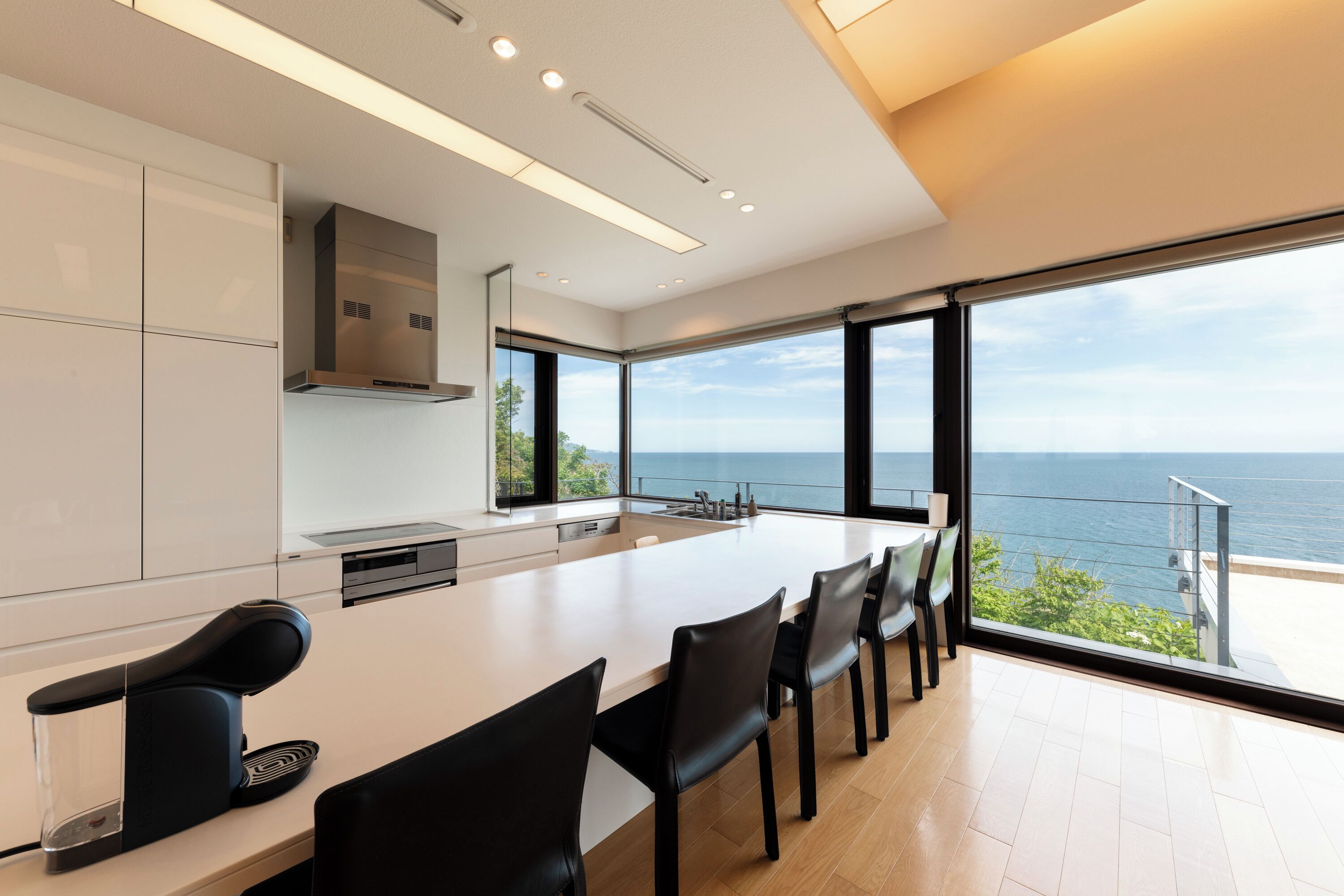 ベーシック ヴィラ | リビング エリア | 薄型テレビ