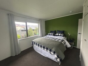 4 bedrooms, iron/ironing board, travel cot, free WiFi