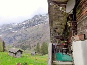 Outdoor dining - Chalet Heidi by Interhome (Innertkirchen)
