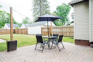 تناول الطعام بالخارج