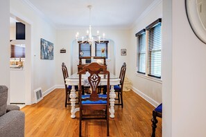 تناول الطعام