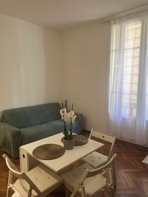 TV - Nice 2 rooms near the beach for 4 people (Nice)