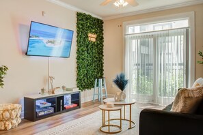 Télévision, table de tennis de table