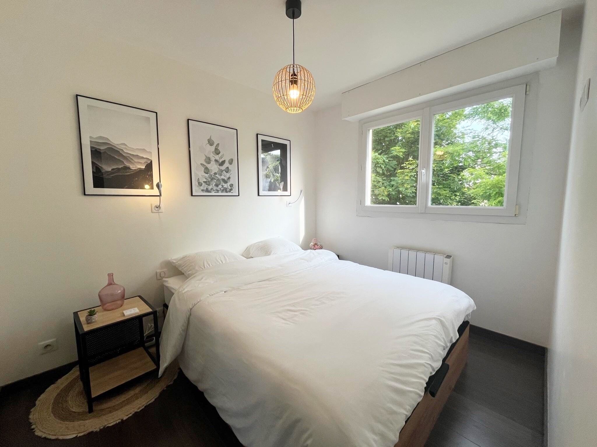 1 slaapkamer, een strijkplank/strijkijzer, gratis wifi, beddengoed