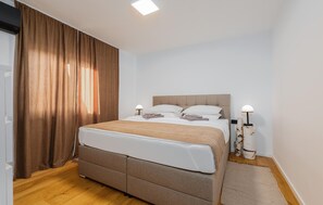 3 chambres, fer et planche à repasser, lit parapluie, Wi-Fi gratuit