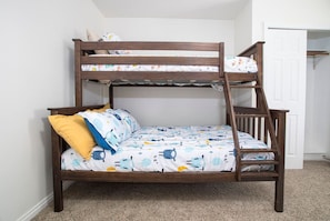8 bedrooms, desk, iron/ironing board, travel crib