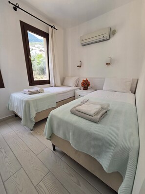Iron/ironing board, WiFi, bed sheets