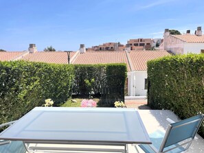 Outdoor dining - La Cova residencial playa vacaciones (Peñiscola)