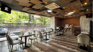 Restaurant - The NG Hotel (Pattaya)