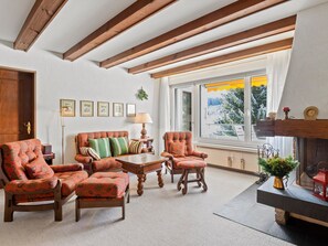 TV, fireplace - Triangel D Petersen by Interhome (Parpan)