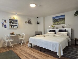 1 dormitorio y ropa de cama