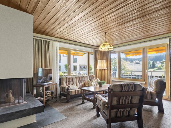 TV, fireplace - Triangel D Grossenberger by Interhome (Parpan)