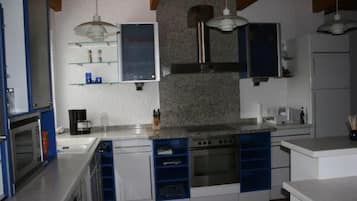 Fridge, microwave, dishwasher, highchair