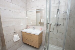 Hair dryer, towels, soap, toilet paper - Ferienwohnung mit Pool und Herrlihem Garten (Mutxamel)