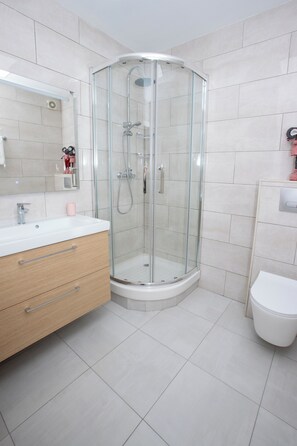 Hair dryer, towels, soap, toilet paper - Ferienwohnung mit Pool und Herrlihem Garten (Mutxamel)