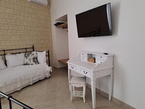 1 bedroom, WiFi, bed sheets - Accogliente Appartamento nel Cuore di Napoli in Zona Tranquilla per Famiglie (Napoli)