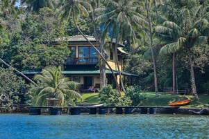 Exclusive Villa, Lake View | 3 bedrooms, blackout drapes, iron/ironing board, free cribs/infant beds