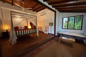 Exclusive Villa, Lake View