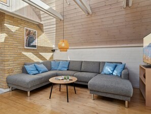 TV, fireplace - "Jolanta" - 20m from the sea by Interhome (Malling)